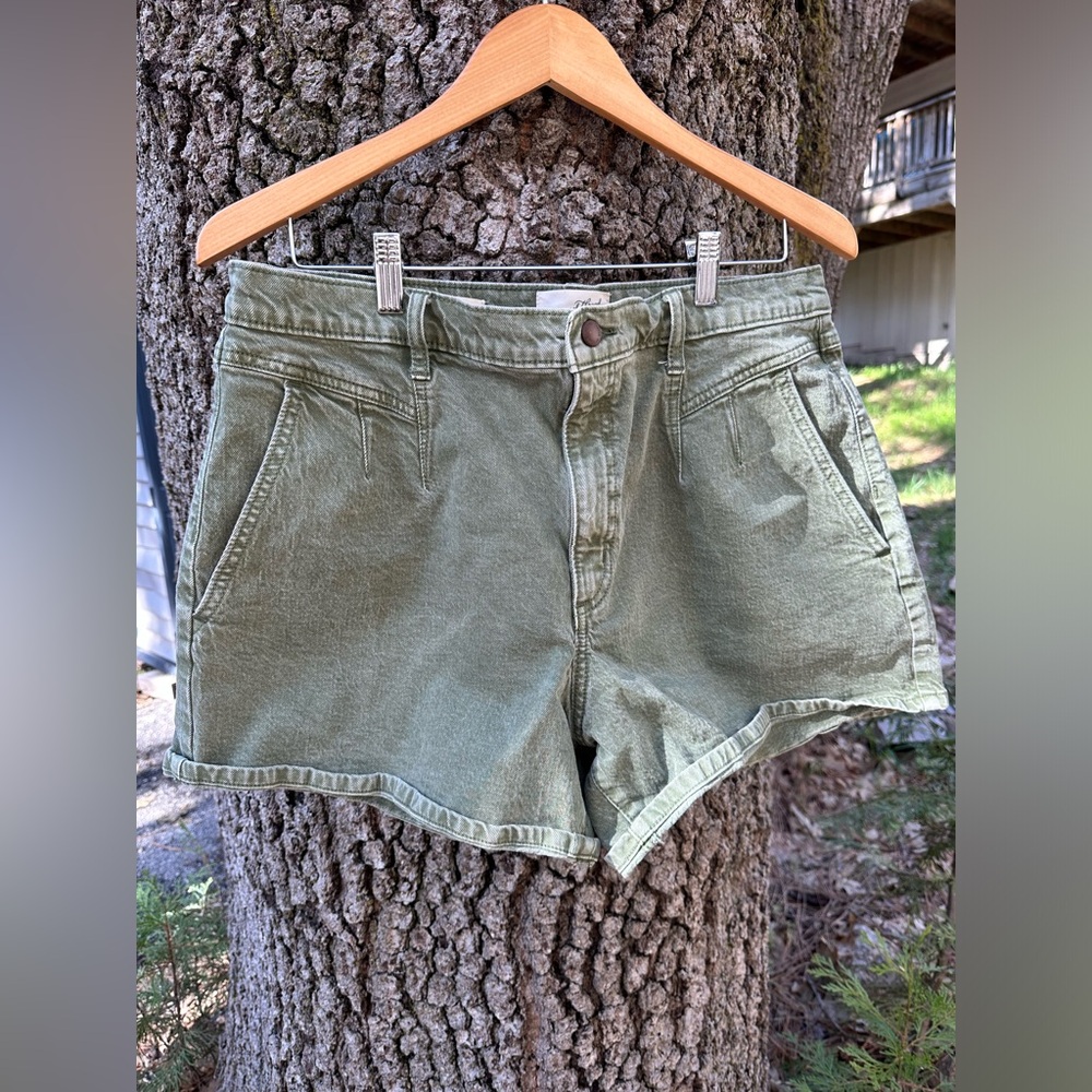Universal Thread Women’s Green Jean Shorts